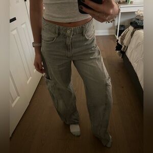 Zara Mid-Rise TRF Wide Leg Cargo Jeans (Gray) Size 4